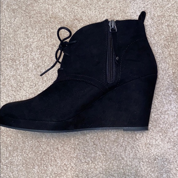 Black Dolce Vita wedge booties - Picture 2 of 4